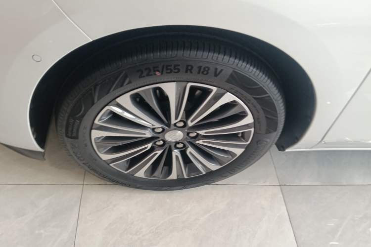 Used Buick GL8 2020 ES Land Cruiser 653T Flagship Model Left Front Wheel Hub