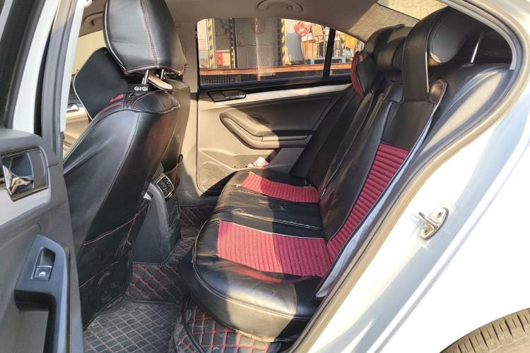 Used Volkswagen Sagitar 2018 280TSI DSG Comfort Model Left Rear Seat