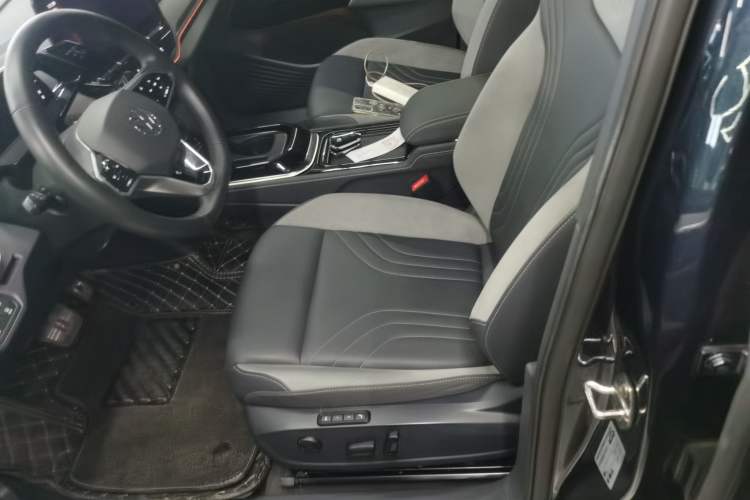 Used Volkswagen ID.4 CROZZ 2021 Long-Range Lite PRO Two-Wheel Drive Version
