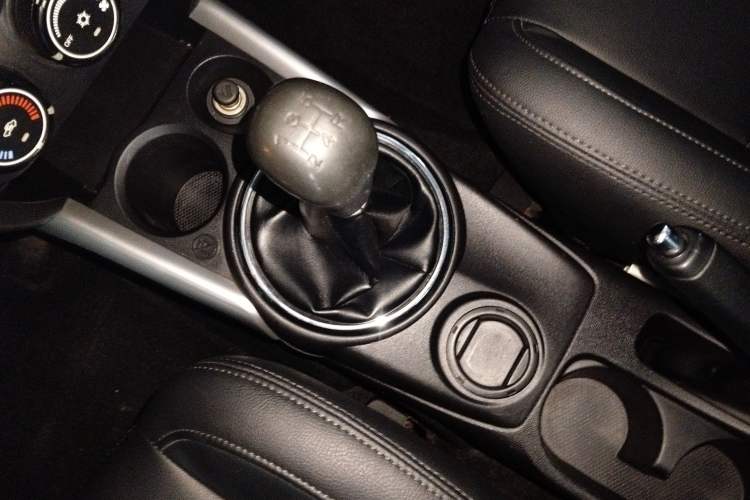 Used Mitsubishi ASX 2013 1.6L Manual Two-Wheel Drive Standard Edition Gear Lever