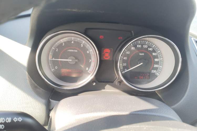 Used Bestune B50 2013 1.6L manual luxury version Instrument Cluster