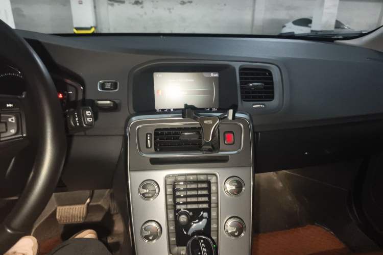 Used Volvo V60 2017 T5 Zhiya Edition China V Standard
