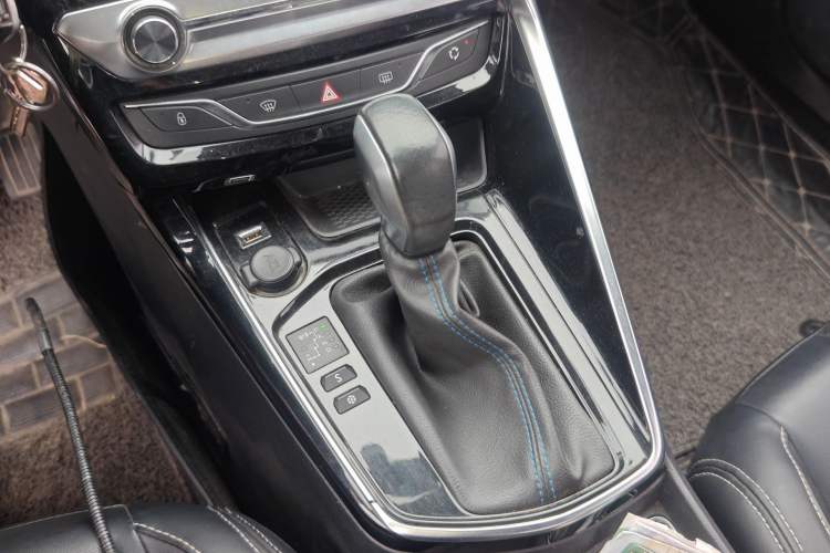 Used Peugeot 308 2016 230THP Automatic Luxury Edition Gear Lever