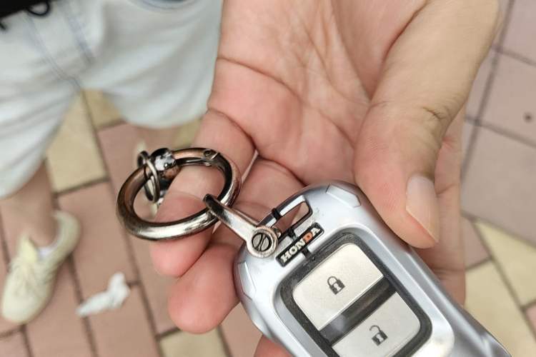 Used Honda Vezel 2017 1.8L CVT Front-Wheel Drive Pioneer Edition Vehicle Key