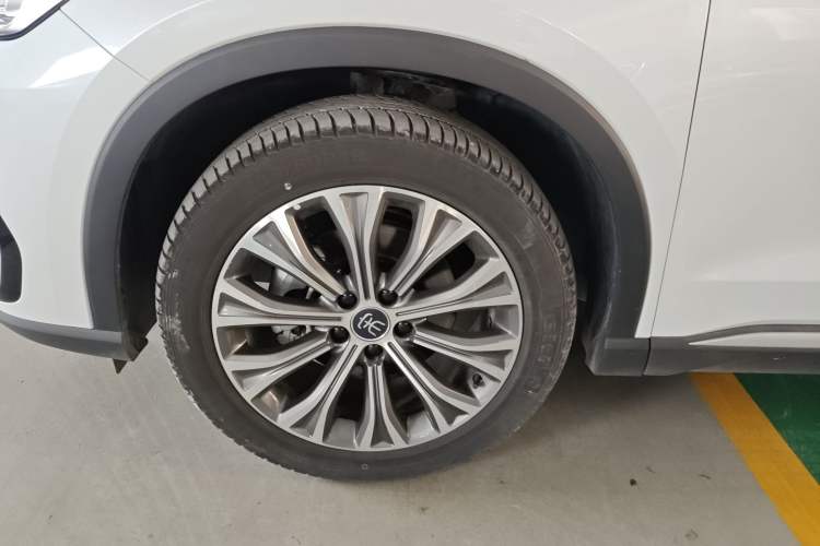 Used BYD Song Pro New Energy 2022 DM-i 110km Flagship Pro Model Left Front Wheel Hub