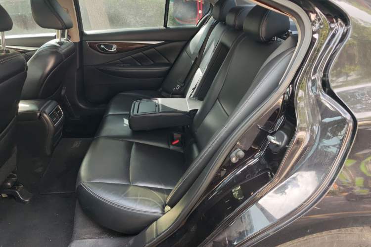 Used Infiniti Q50L 2015 2.0T Luxury Edition