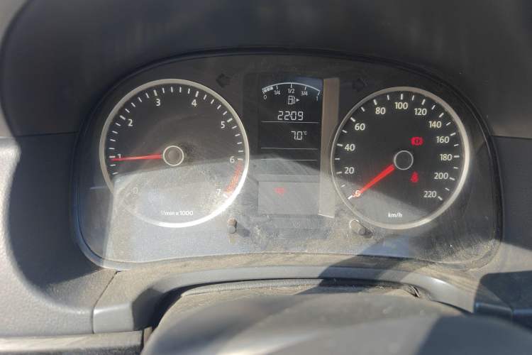 Used Volkswagen Lavida 2013 Classic 1.6L Manual Fashion Edition
