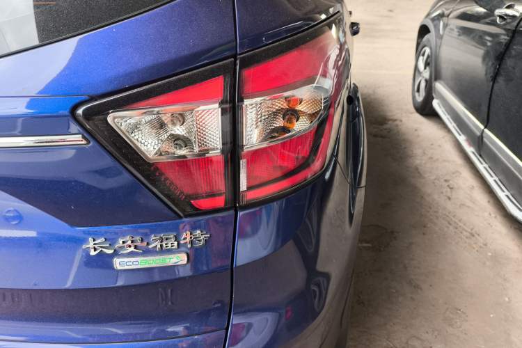 Used Ford Kuga 2018 EcoBoost 180 Two-Wheel-Drive Platinum Edition
