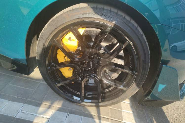 Used Xiaomi Auto SU7 Ultra 2025 Ultra Model Right Front Wheel Hub