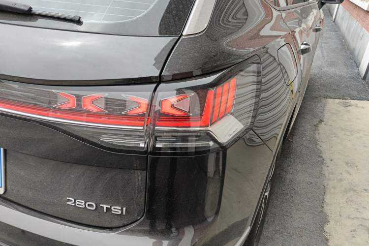 Used Volkswagen Tayron 2023 280TSI Two-Wheel-Drive Luxury Plus Advanced Version Exterior 3