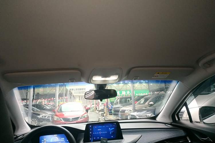 Used Buick Velite 6 2023 Revised Version 430 km Range – Commuter Edition Headliner