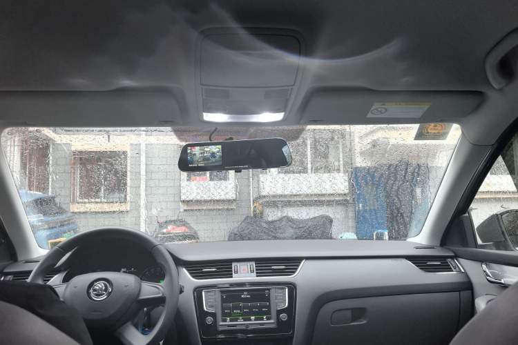 Used Skoda Octavia 2015 1.6L Automatic Yijie Edition
