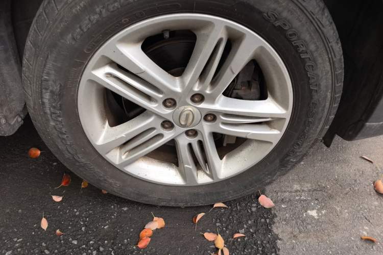 Used GAC Trumpchi GS5 2014 2.0L Automatic Two-Wheel Drive Deluxe Edition Right Front Wheel Hub