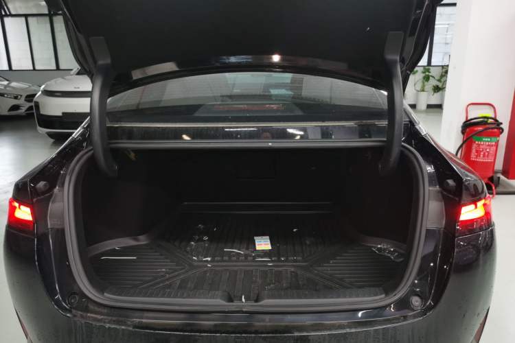 Used XPeng P5 2022 460E+ Trunk