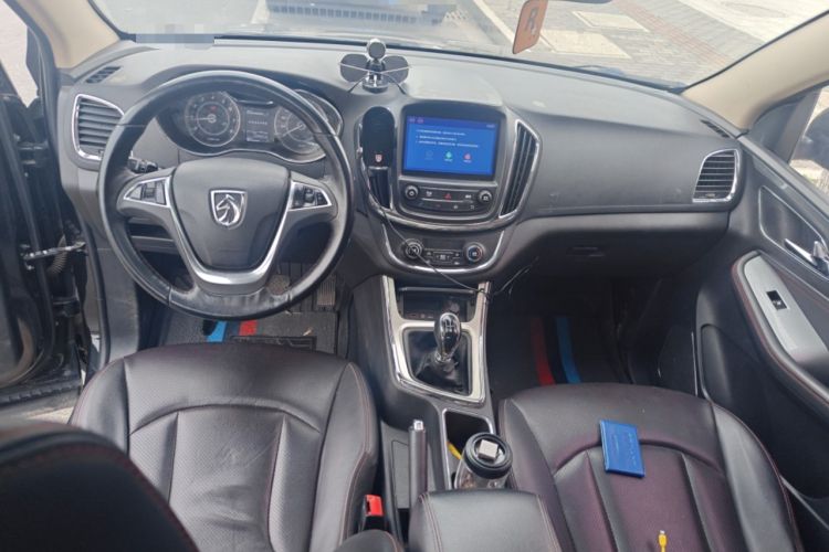 Used Baojun 560 2015 1.8L manual luxury version