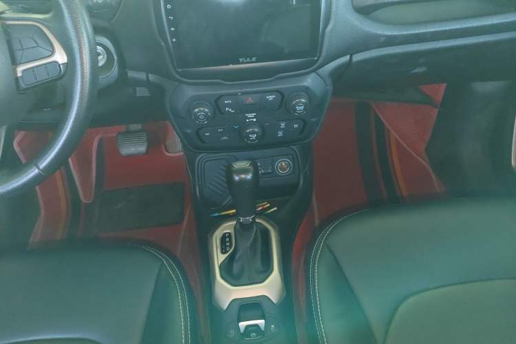 Used Jeep Renegade 2018 Connected Large Screen Version 180T Automatic High-Energy Edition
