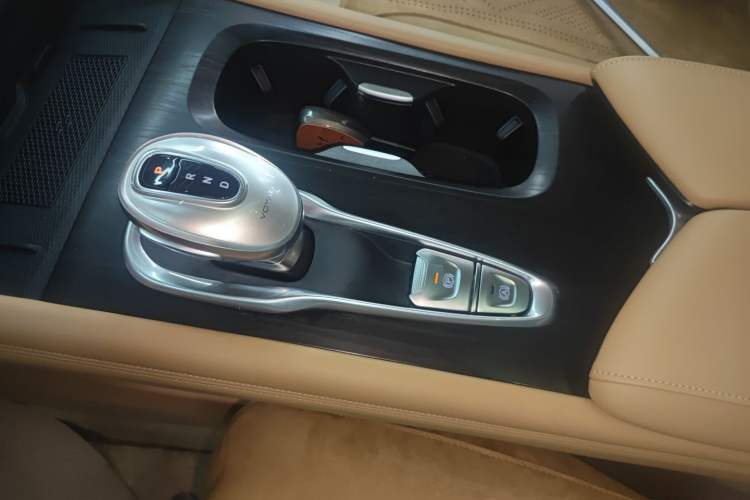 Used VOYAH Dream 2024 PHEV Ultra-Long Range Flagship Edition Gear Lever