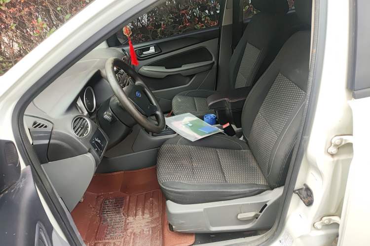 Used Ford Focus 2013 Hatchback Classic 1.8L Automatic Base Model
