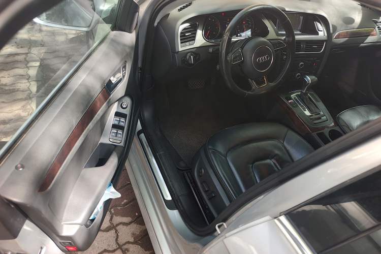 Used Audi A4L 2013 35 TFSI Automatic Comfort Model Driver Seat