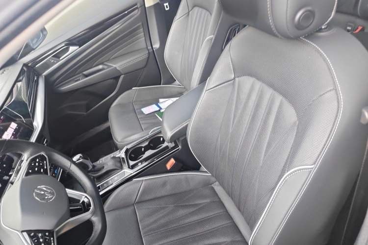 Used Volkswagen Passat 2023 330TSI Starry Luxury Edition
