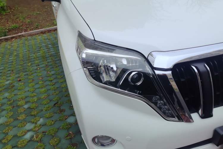 Used Toyota Prado  Right Front Headlight