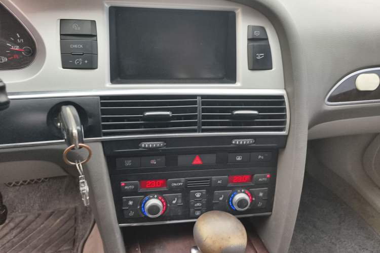 Used Audi A6L 2009 2.4L Technology version