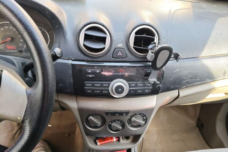 Used CHANGAN Alsvin V3 2012 1.3L Manual Comfort Version China IV Standard
