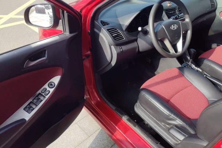 Used Hyundai Verna Ray 2016 1.4L Automatic Leading-Edge GLX Driver Seat