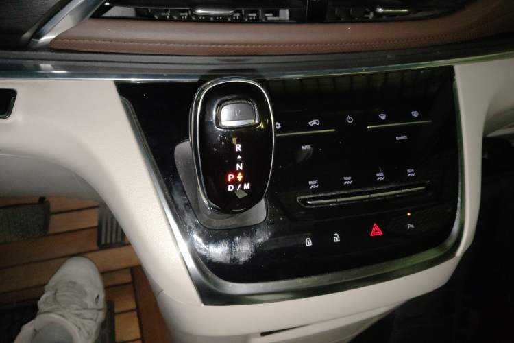 Used Buick GL8 2020 Land Business Class 652T Luxury Model