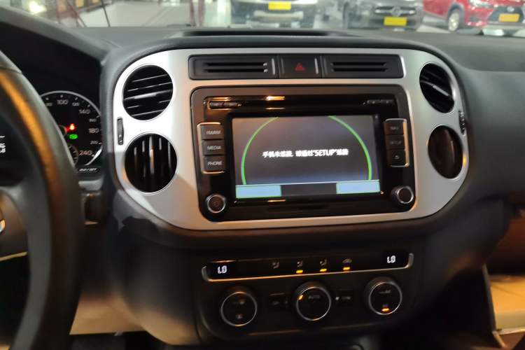 Used Volkswagen Tiguan 2014 1.8TSI Automatic 2WD 30th Anniversary Edition Audio And AC Panel