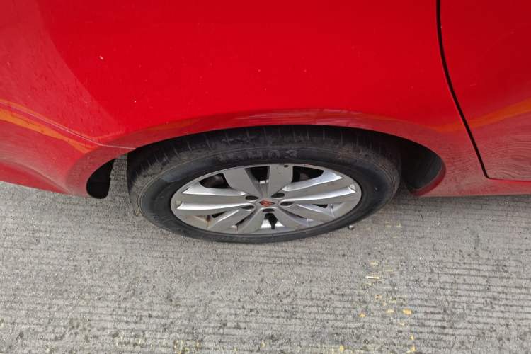 Used Roewe 350 2015 1.5L Automatic Luxury Sunroof Edition