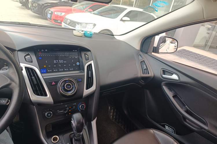 Used Ford Focus 2015 Hatchback 1.6L Automatic Comfort Model
