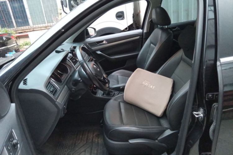 Used Volkswagen Lavida 2015 1.6L Manual Comfort Edition
