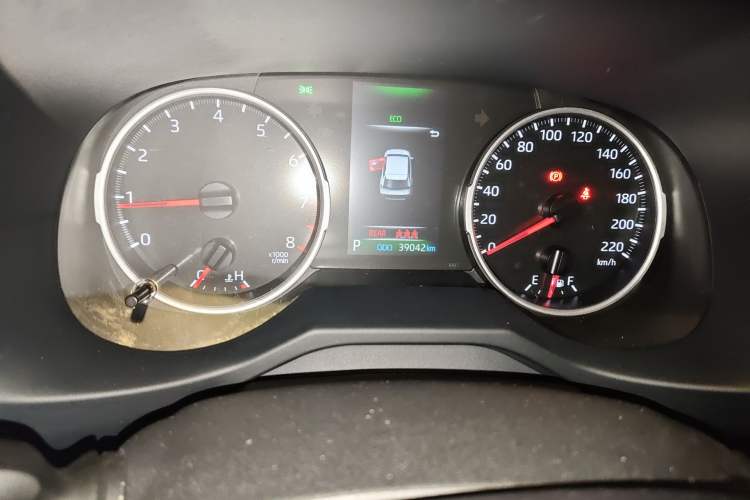 Used Toyota Wildlander 2022 2.0L CVT Two-Wheel Drive Luxury Edition Odometer Close Up