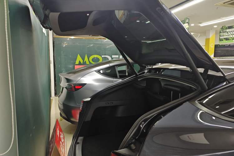 Used Tesla Model Y 2024 Rear-Wheel-Drive Version