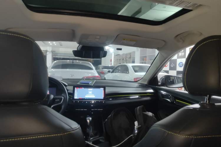 Used Roewe i5 2021 1.5L CVT Diamond Edition Headliner