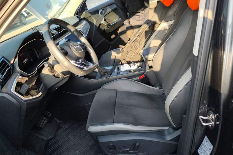 Used Audi Q3 2022 35 TFSI Fashion Dynamic Model
