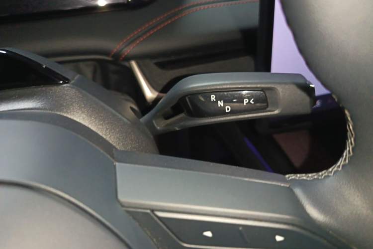 Used Xiaomi Auto SU7 2024 Rear-Drive Long-Range Intelligent Driving Version Gear Lever