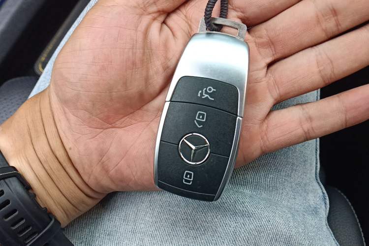 Used Mercedes-Benz C-Class 2019 C 260 L Sport Edition Vehicle Key