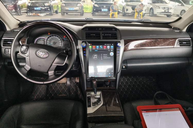 Used Toyota Camry 2015 2.0G Premier Edition Center Console