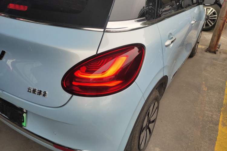 Used Wuling Bingo 2025 333 km Lingxi Deluxe Edition Right Rear Taillight