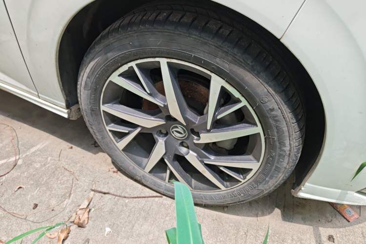 Used Dongfeng Aeolus Yixuan 2020 230T Automatic Advanced Edition Right Front Wheel Hub