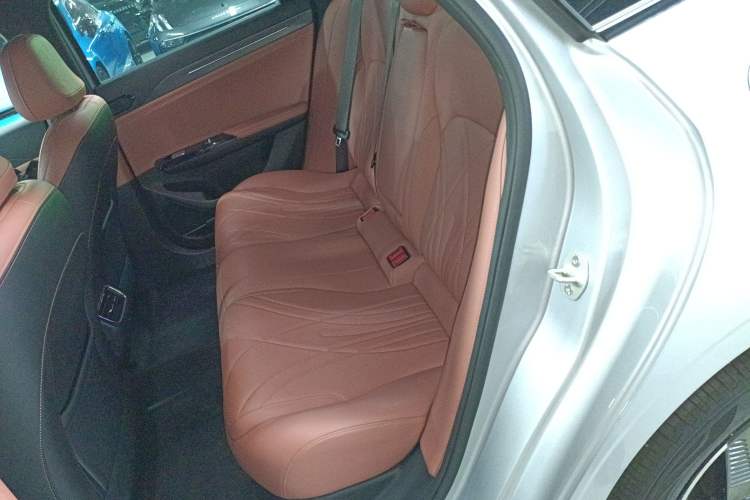 Used Geely Galaxy L6 2025 EM-i 140km Starship Edition Left Rear Seat
