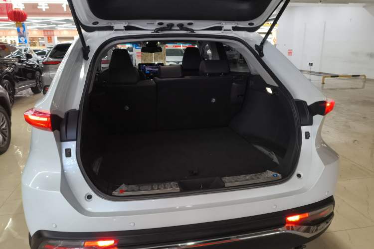 Used Toyota Harrier 2023 2.0L CVT Two-Wheel Drive Deluxe Edition
