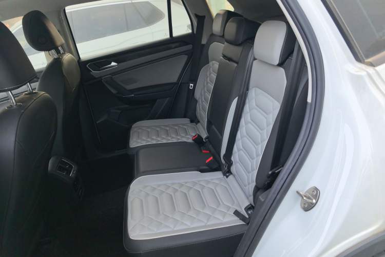 Used Volkswagen Tayron 2023 300TSI Two-Wheel-Drive Luxury Plus Advanced Edition
