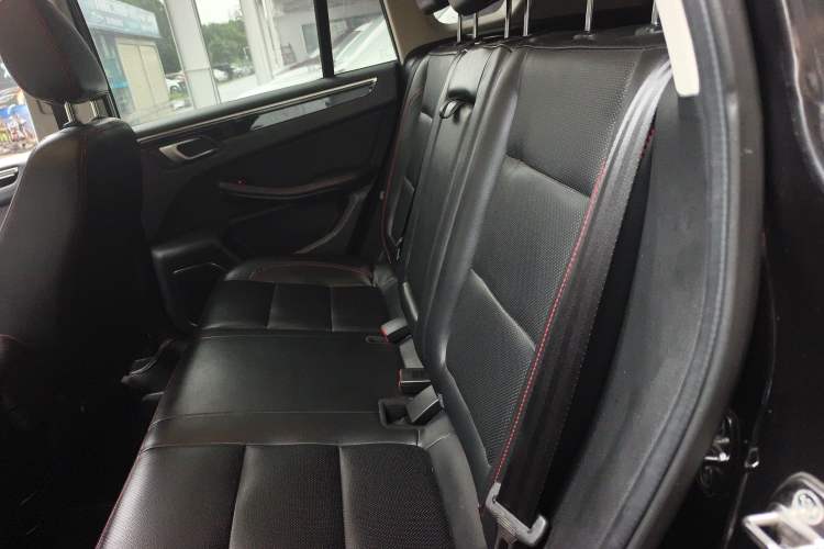 Used Zotye Domy X5 2015 1.5T Manual Luxury Version China IV Standard
