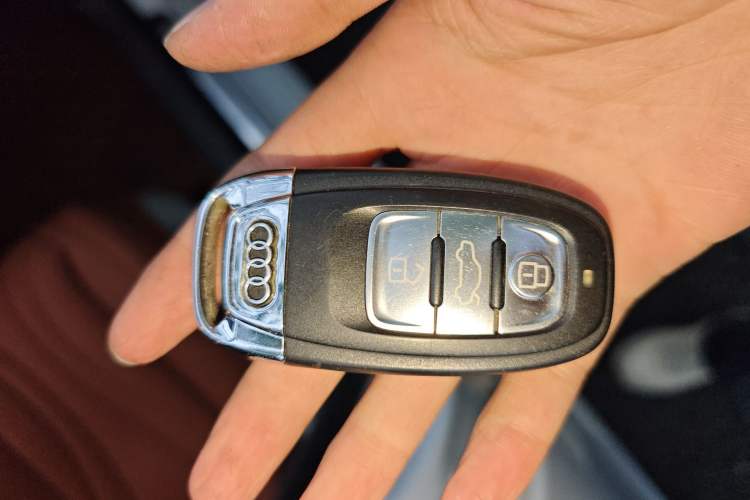 Used Audi A4L 2013 35 TFSI Automatic Standard Model Vehicle Key