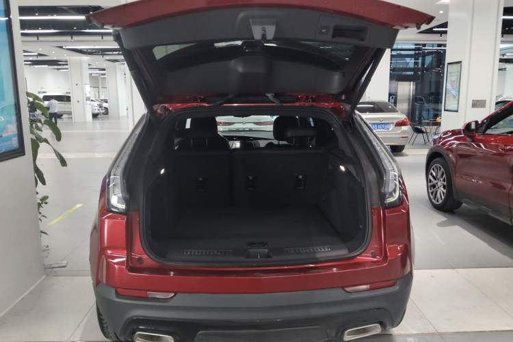 Used Cadillac XT4 2022 28T Four-Wheel Drive Platinum Edition