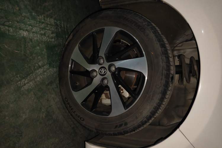 Used Toyota YARiS L Zhi Xuan 2020 1.5L CVT Leading Edition Right Front Wheel Hub