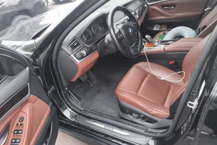 Used BMW 5 Series 2011 535i Sport Edition Driver Seat